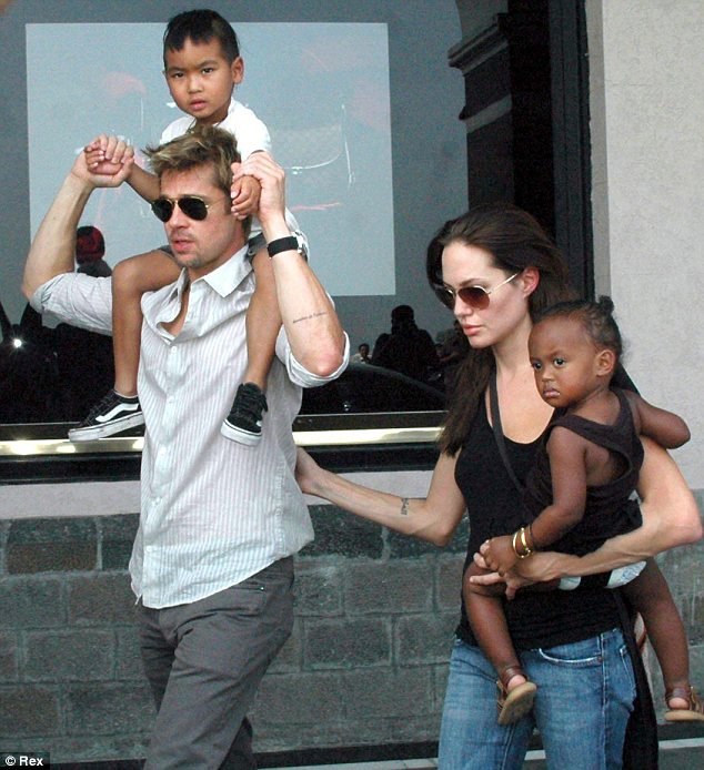 Brad Pitt Angelina Jolie Married Loveweddingsng5