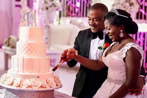 nigerian-bride-and-groom-tito-madu-and-aham-ibeleme-cake-wedding-laah-photography-loveweddingsng