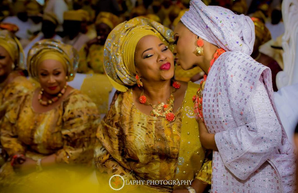 nigerian-traditional-bride-and-mum-princess-layebi-traditional-wedding-loveweddingsng