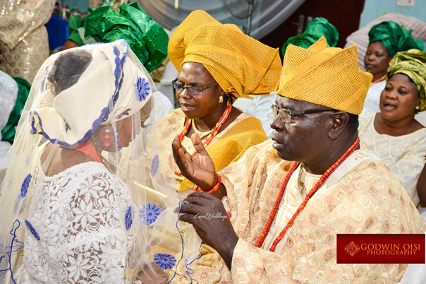 LoveweddingsNG Traditional Wedding Folusho and Temitope Godwin Oisi Photography17