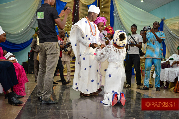 LoveweddingsNG Traditional Wedding Folusho and Temitope Godwin Oisi Photography19