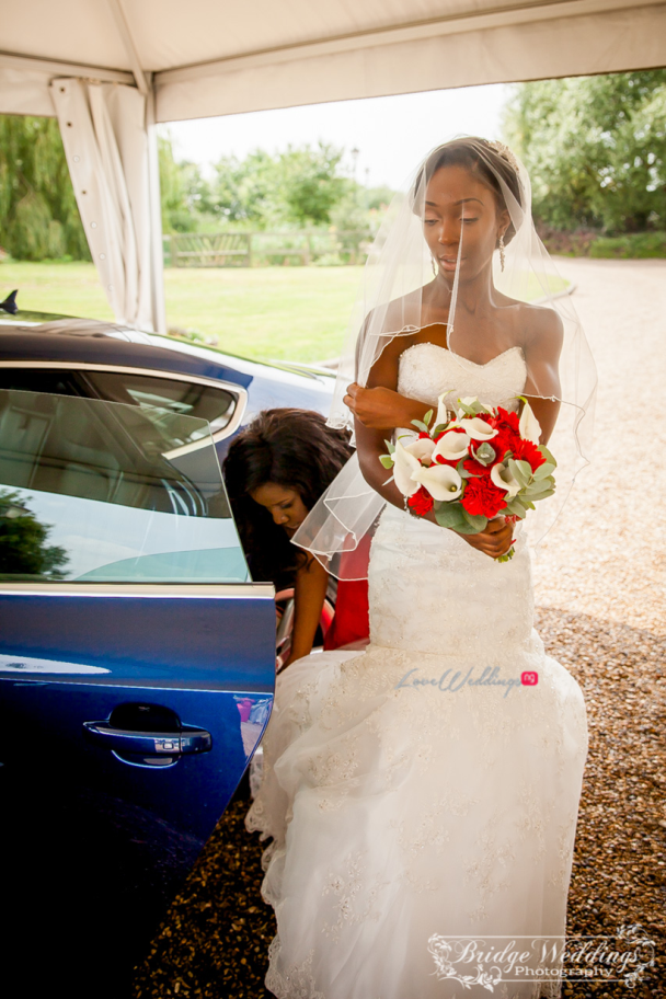 LoveweddingsNG White Wedding Deji and Hannah Bridge Weddings18