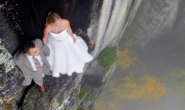 The Most Daring Wedding Pictures We’ve Seen