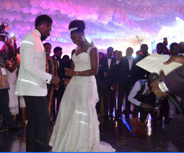 Onazi Ogenyi Sandra Ogunsuyi White Wedding Dance LoveweddingsNG