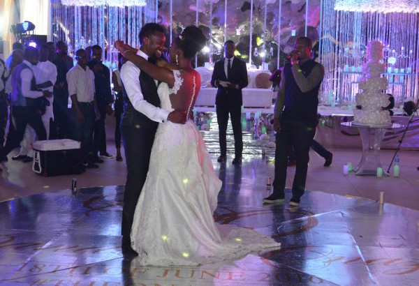 Onazi Ogenyi Sandra Ogunsuyi White Wedding First Dance LoveweddingsNG