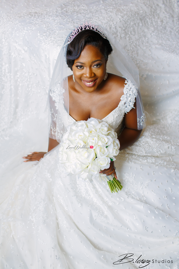 nigerian-bride-bouquet-tito-and-aham-ibeleme-wedding-b-lawz-studios-loveweddingsng-2