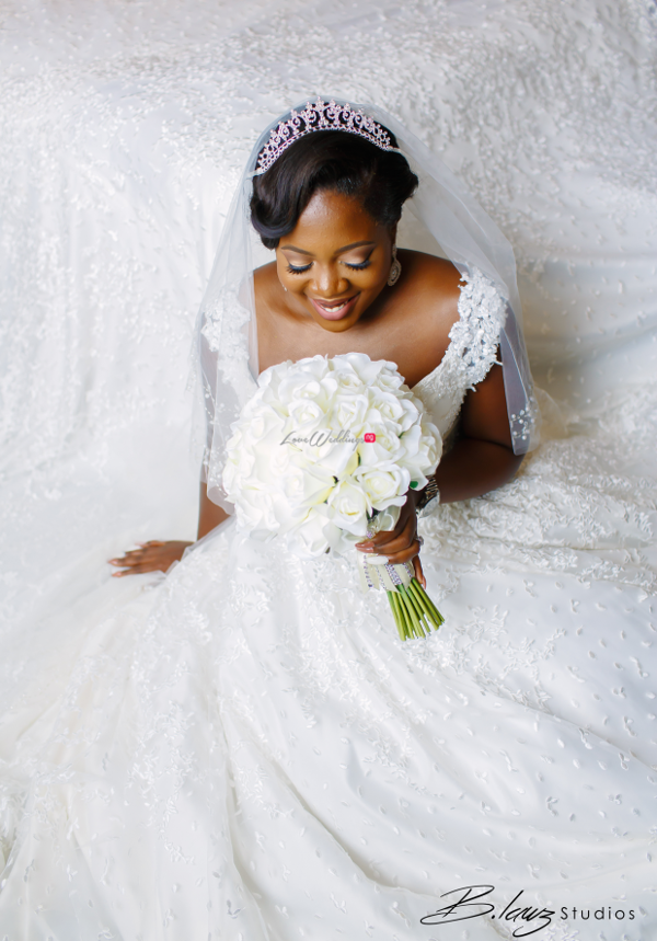 nigerian-bride-bouquet-tito-and-aham-ibeleme-wedding-b-lawz-studios-loveweddingsng