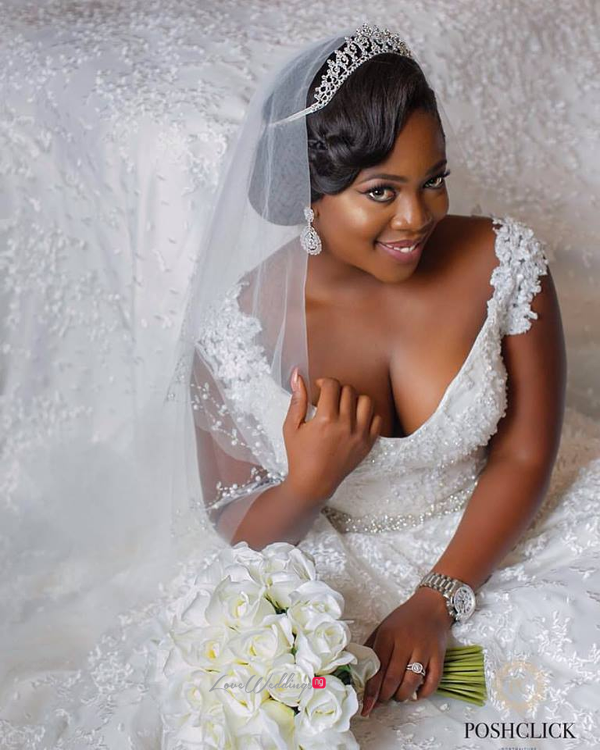 nigerian-bride-bouquet-tito-and-aham-ibeleme-wedding-posh-click-studios-loveweddingsng