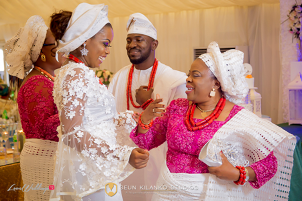 nigerian-traditional-bride-and-groom-awele-and-ademola-seun-kilanko-studios-loveweddingsng-2