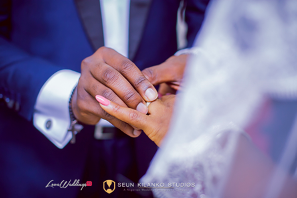 nigerian-wedding-rings-exchange-awele-and-ademola-seun-kilanko-studios-loveweddingsng