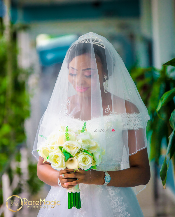 nigerian-bride-and-bouquet-seun-and-timmy-raremagic-gallery-loveweddingsng