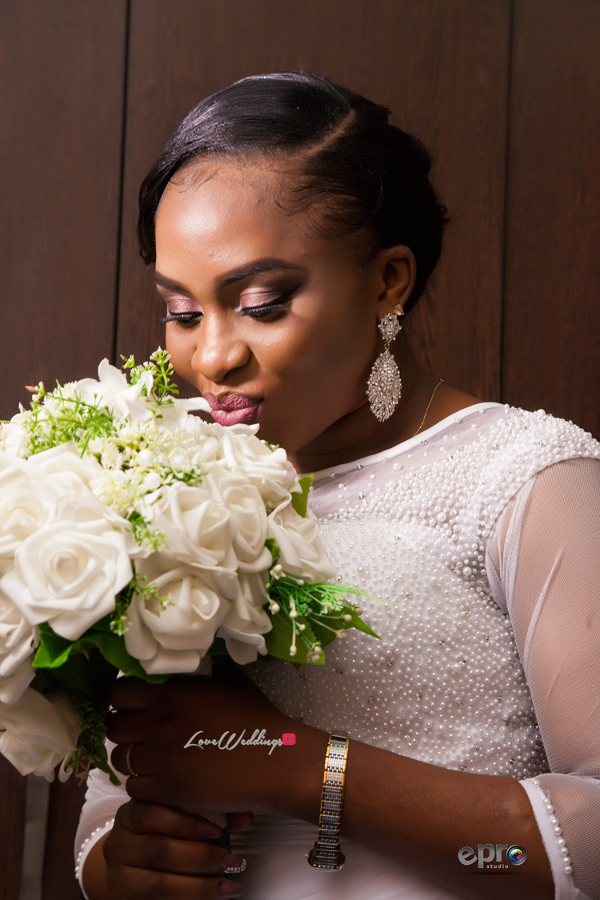 nigerian-bride-and-bouquet-nkem-and-lanre-events-pro-loveweddingsng