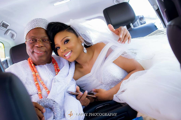 nigerian-bride-and-dad-princess-layebi-and-oba-tejuosho-white-wedding-loveweddingsng