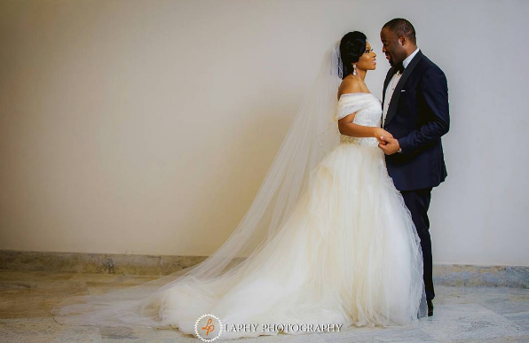 nigerian-bride-and-groom-princess-layebi-tejuosho-and-lekan-aluko-white-wedding-loveweddingsng
