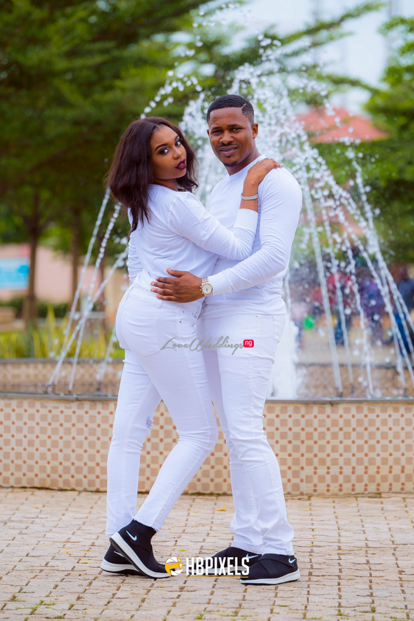 20 pre wedding pictures that prove that coordinated looks are IN 