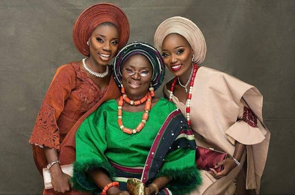 Nigerian sisters, Olabanke & Olaide got married on the same day | #LoveontheDouble