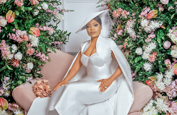 Ewa’s vintage-inspired civil bridal look is perfect!